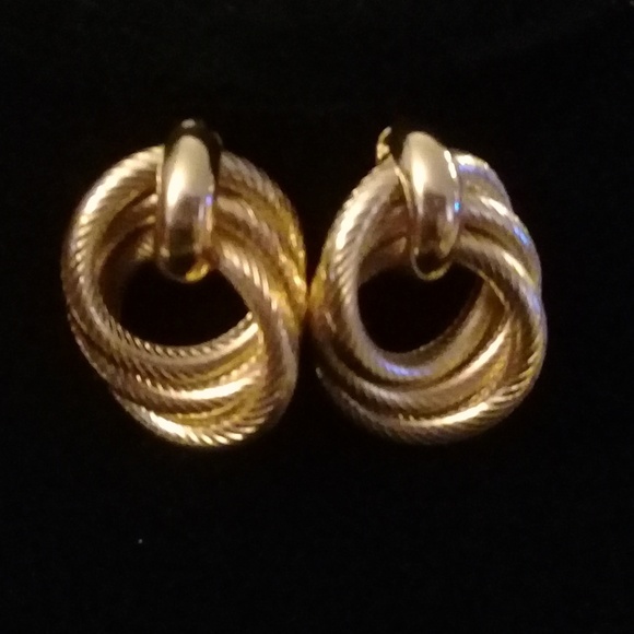 Jewelry - Knot twist earrings